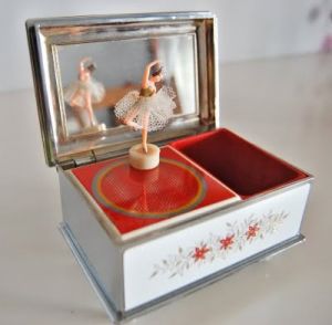 Pictures of red - music box.jpg